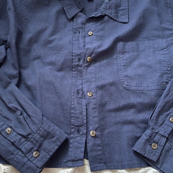 Navy Button-Up Crop Top - Picture 3 of 5